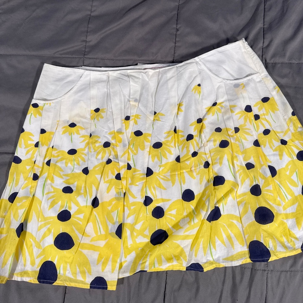 Lilly Pulitzer White Skirt with Yellow and Navy Floral Print
